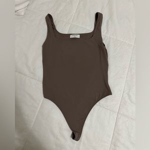 Aritzia Babaton Contour Tank Bodysuit M w/ FREE ARITZIA LONG SLEEVE